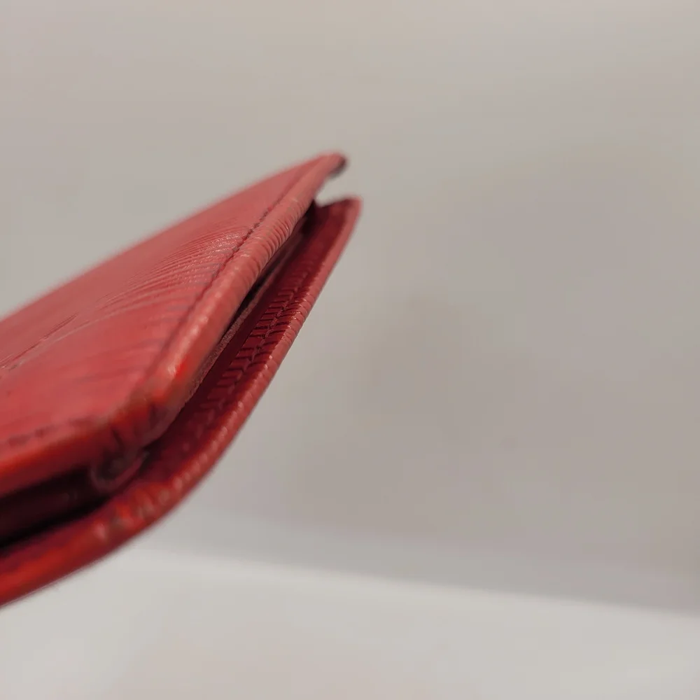 Louis Vuitton Red Textured Wallet - Picture 5 of 7